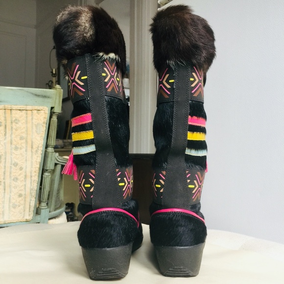 Vintage Tecnica Black Goatskin Hide Fur Scandia Apres Ski  Tecnica Black Goatskin Apres Ski Boots Vintage ~ Size 37